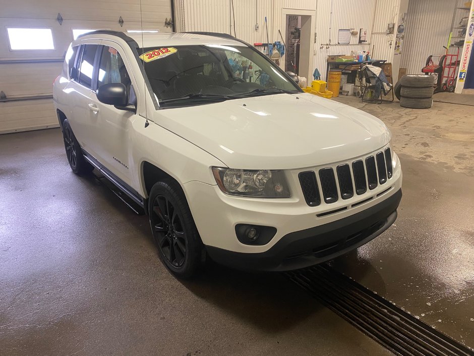 2012  Compass Sport,4RM,Gr.électrique,Gr.Remorquage in Bécancour, Quebec