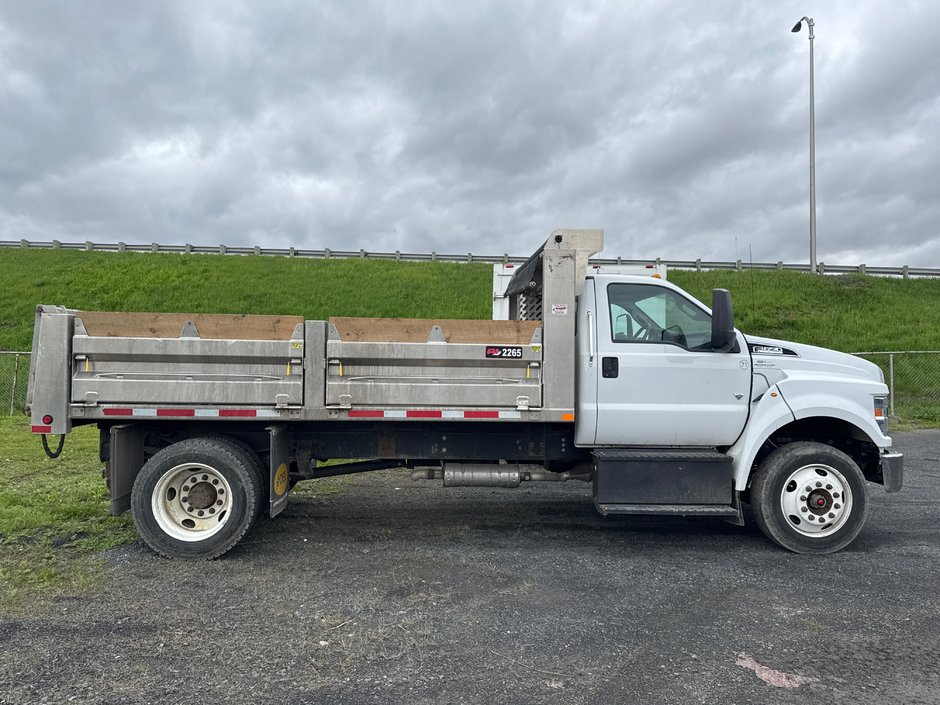 2022 Ford Super Duty F-650 Straight Frame Gas BENNE in Saint-Jean-Sur-Richelieu, Quebec