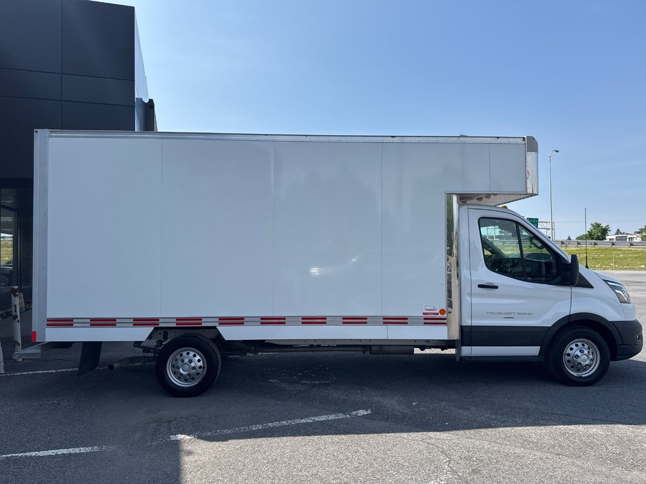 Ford TRANSIT CUTAWAY 3500 HD 15' 2023 à Saint-Jean-Sur-Richelieu, Québec