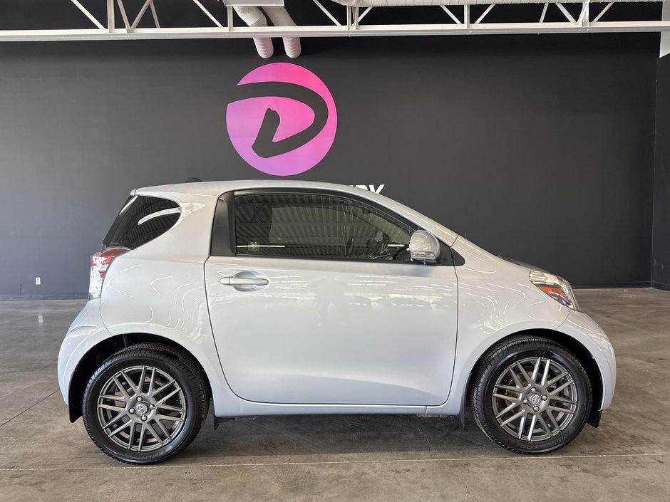 2014 Scion iQ 10 serie in Saint-Jean-Sur-Richelieu, Quebec