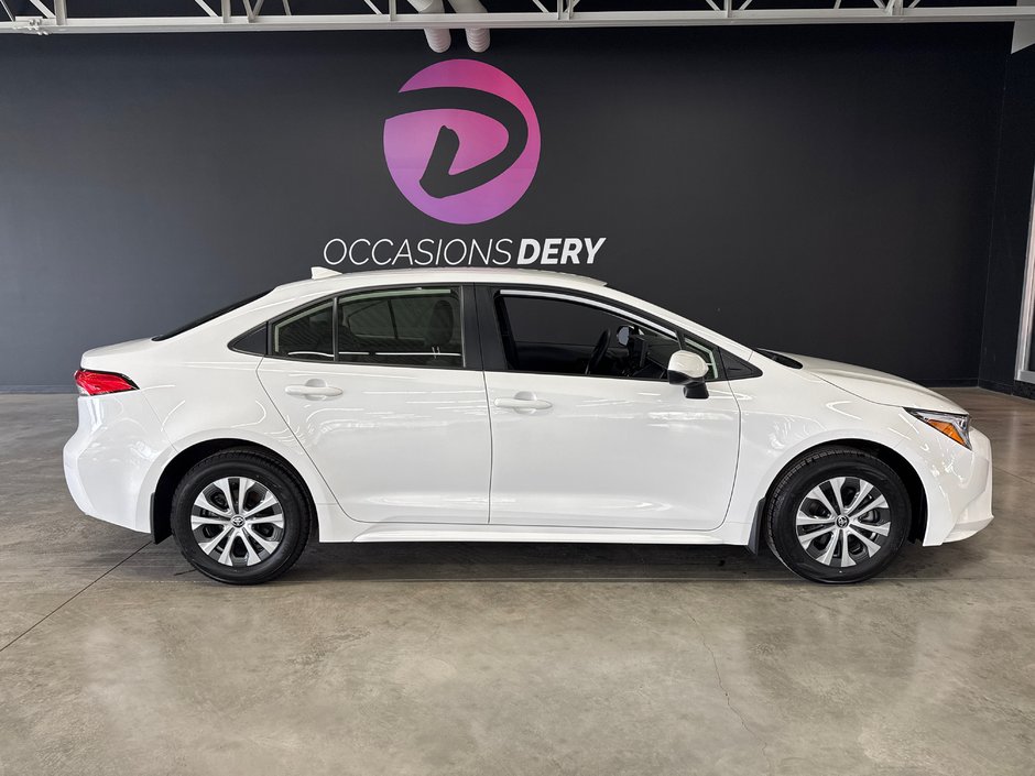 2026 Toyota Corolla Hybrid LE in Saint-Jean-Sur-Richelieu, Quebec