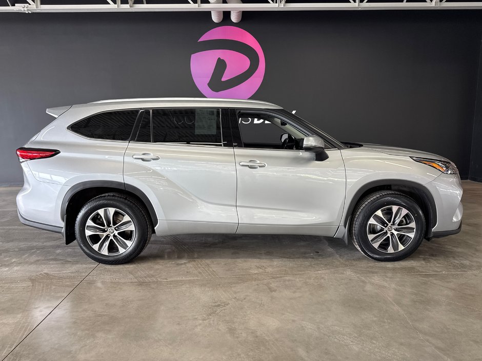 2021 Toyota Highlander XLE in Saint-Jean-Sur-Richelieu, Quebec