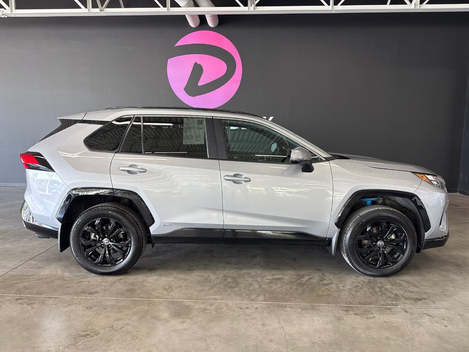 Toyota RAV4 Hybrid SE 2023 à Saint-Jean-Sur-Richelieu, Québec
