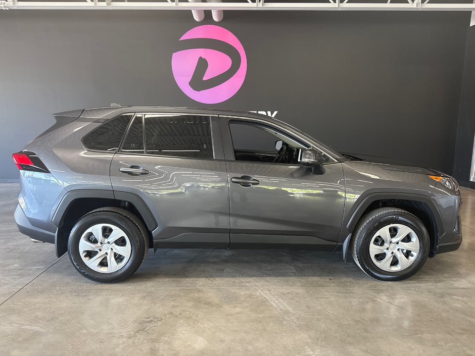 2023 Toyota RAV4 LE in Saint-Jean-Sur-Richelieu, Quebec