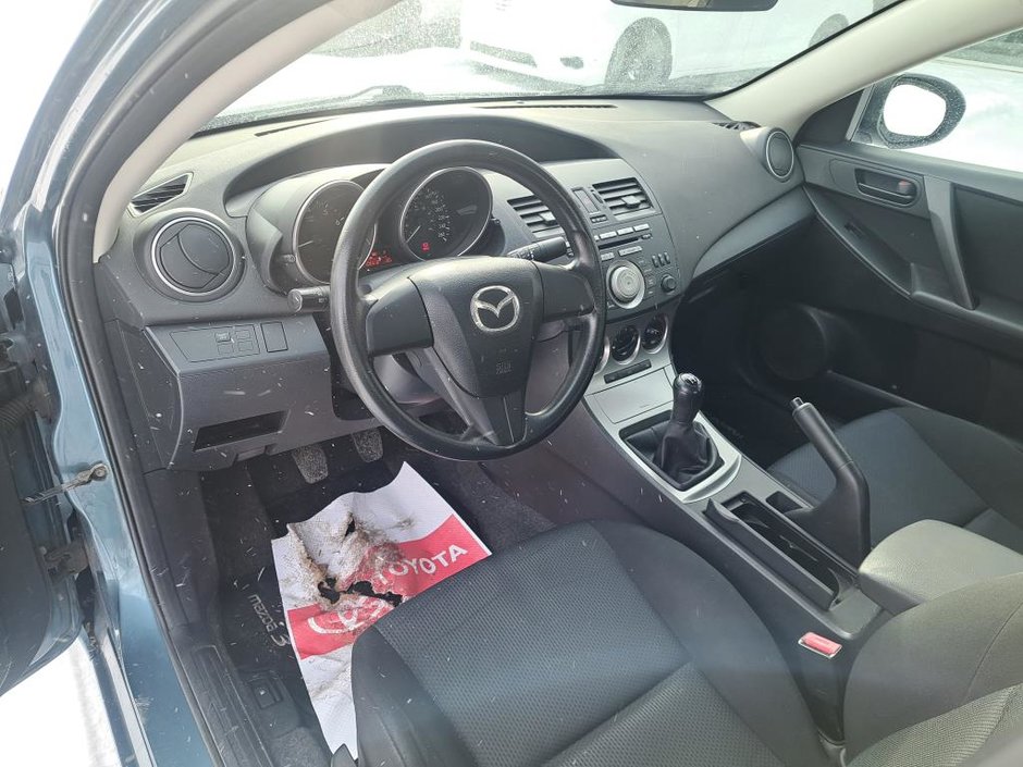 Mazda 3 GX 2011-8