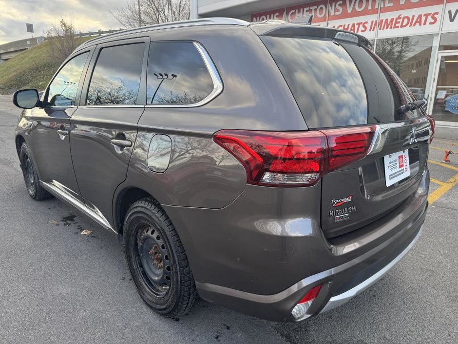 Mitsubishi Outlander AWC PHEV SE 2018-1