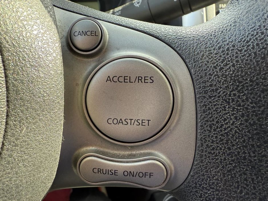 2015 Nissan Micra SV HATCHBACK-16