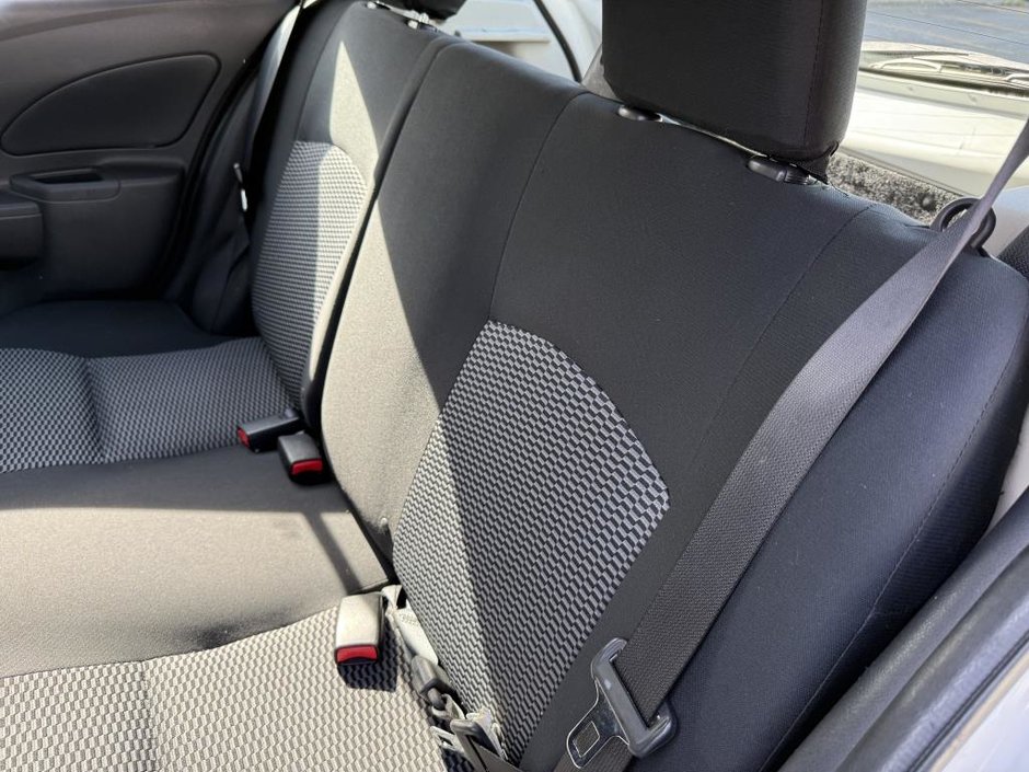 2015 Nissan Micra SV HATCHBACK-30