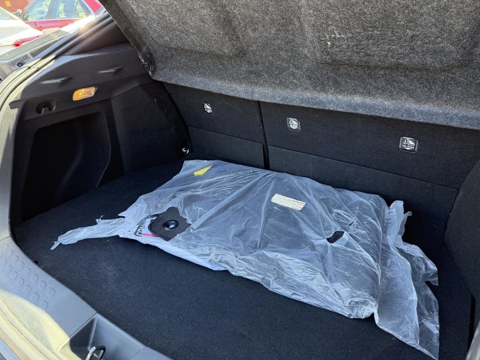 2021 Toyota C-HR XLE PREMIUM FWD-40
