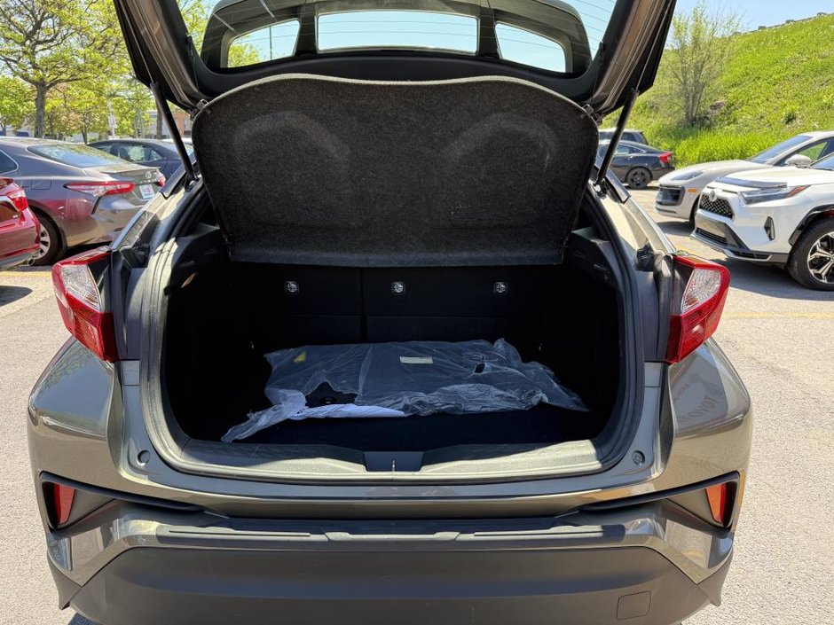 2021 Toyota C-HR XLE PREMIUM FWD-39