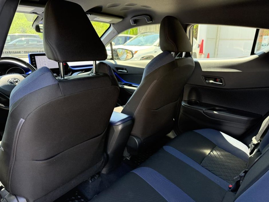 2021 Toyota C-HR XLE PREMIUM FWD-37