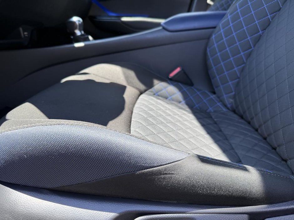 2021 Toyota C-HR XLE PREMIUM FWD-11