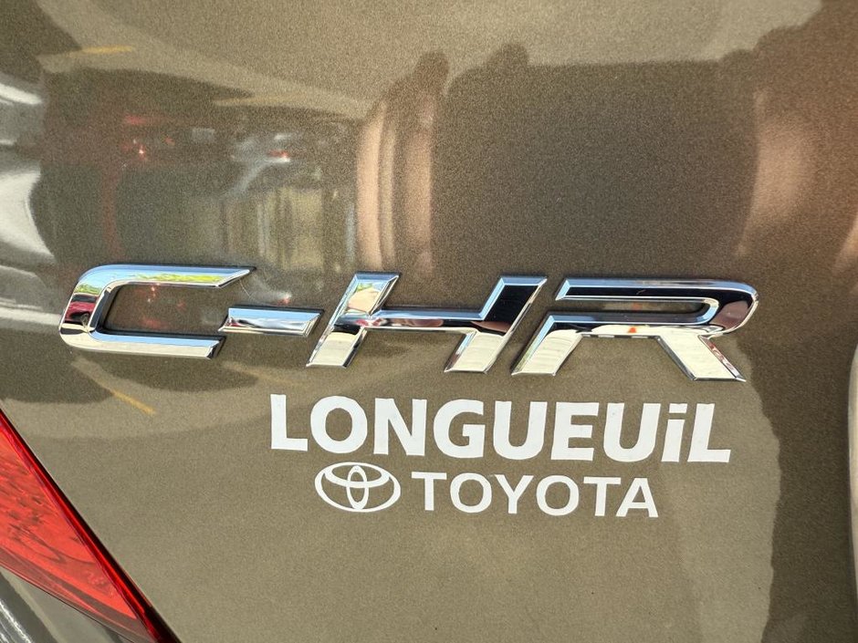 2021 Toyota C-HR XLE PREMIUM FWD-42