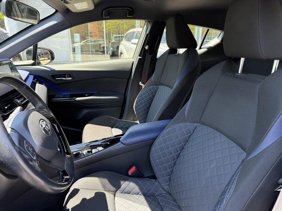 2021 Toyota C-HR XLE PREMIUM FWD-12