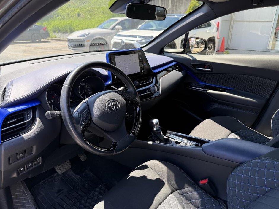 2021 Toyota C-HR XLE PREMIUM FWD-13