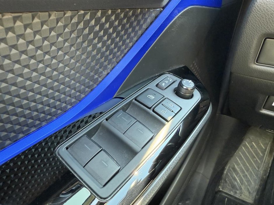 2021 Toyota C-HR XLE PREMIUM FWD-22