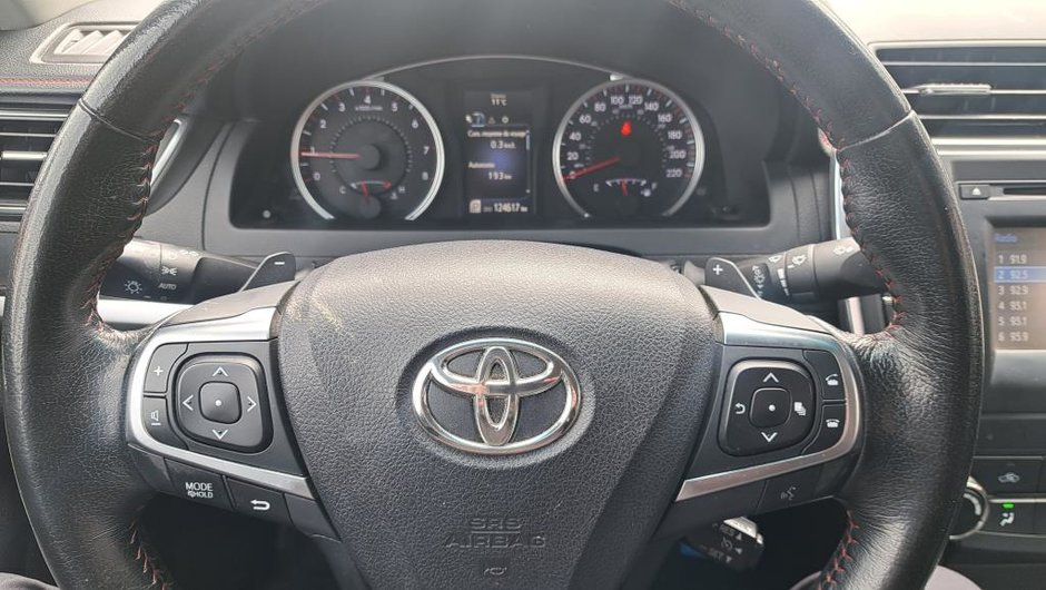 Toyota Camry SE 2015-10