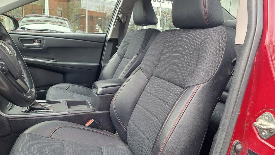 Toyota Camry SE 2015-8