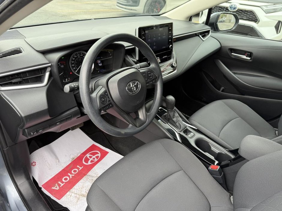 2020 Toyota Corolla LE-12