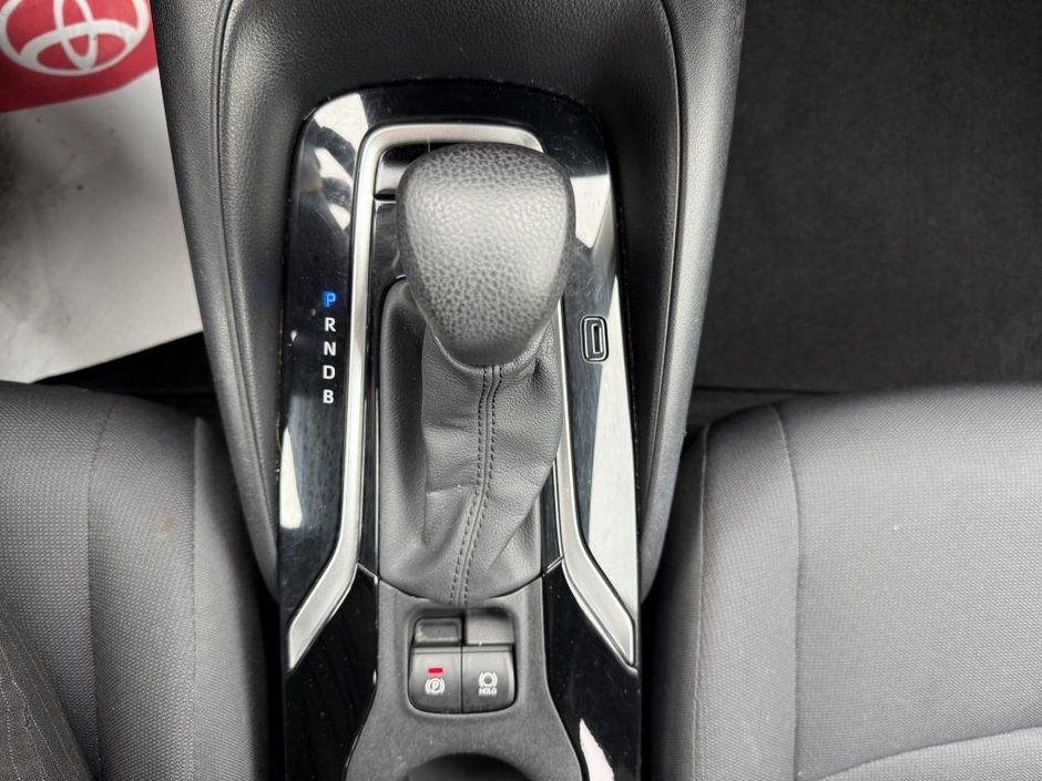 2020 Toyota Corolla LE-28