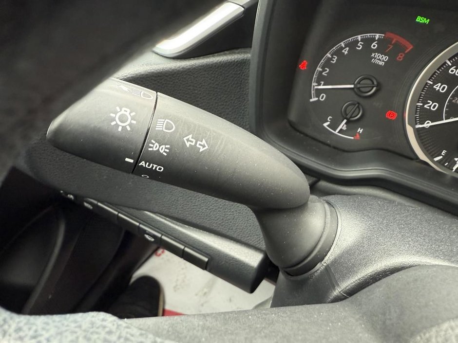 2020 Toyota Corolla LE-16