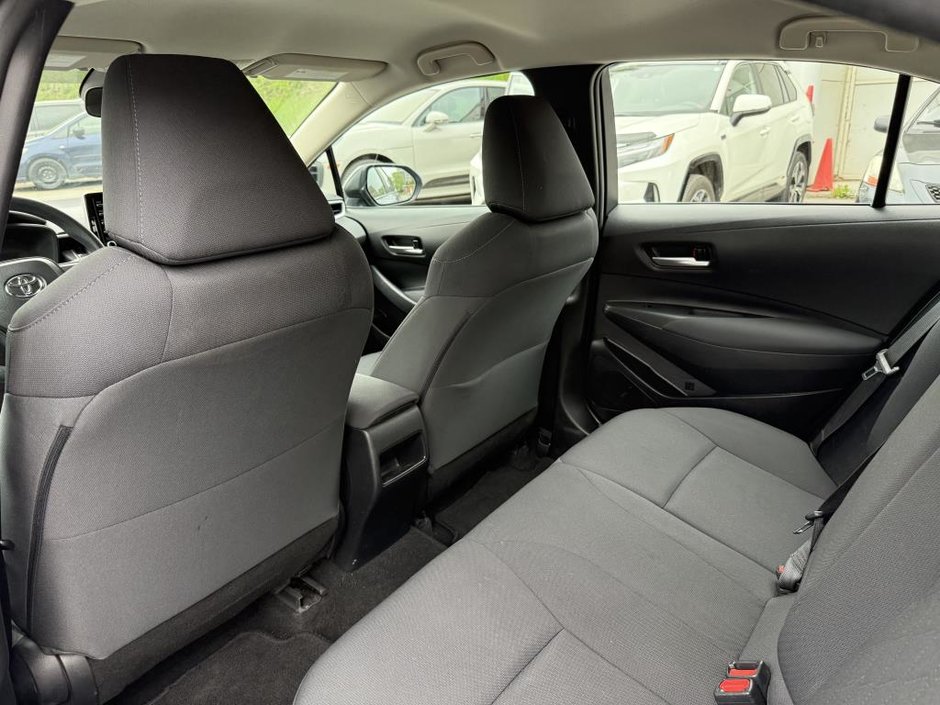 2020 Toyota Corolla LE-31