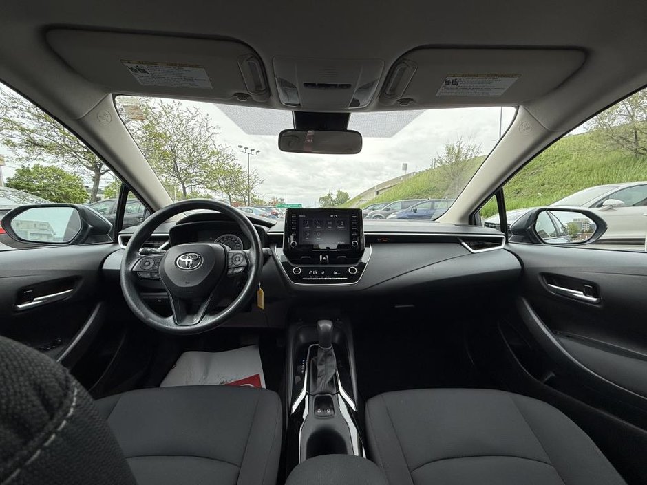 2020 Toyota Corolla LE-32