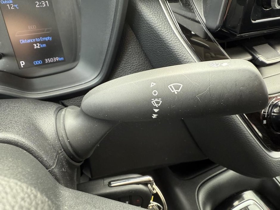 Toyota Corolla L 2021-17