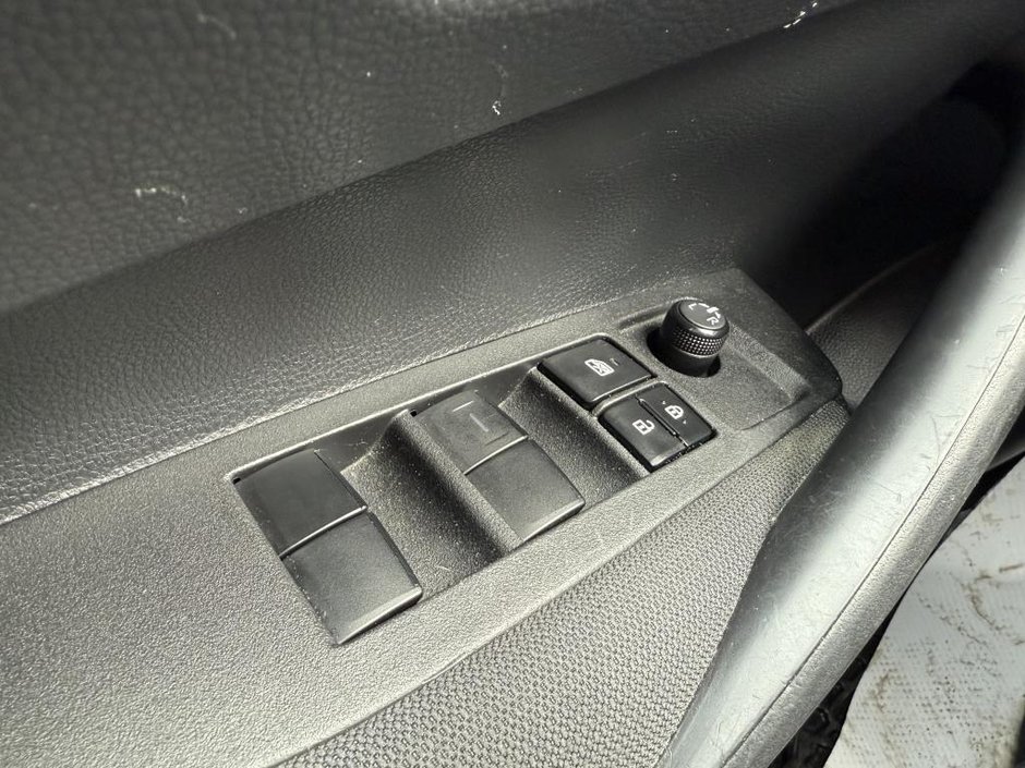 Toyota Corolla L 2021-18