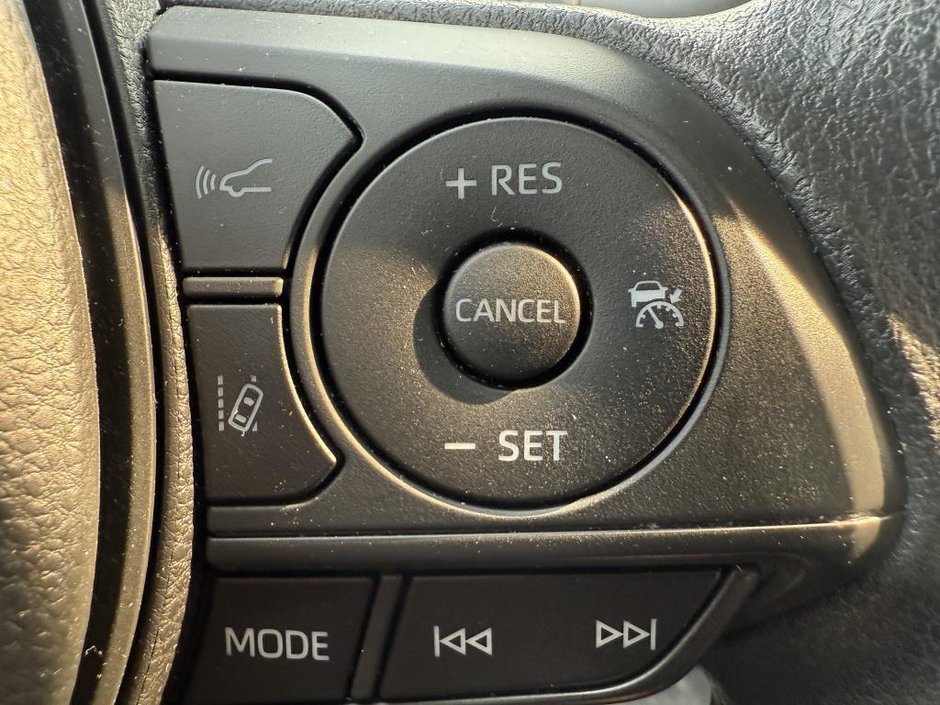 Toyota Corolla LE CVT 2021-19