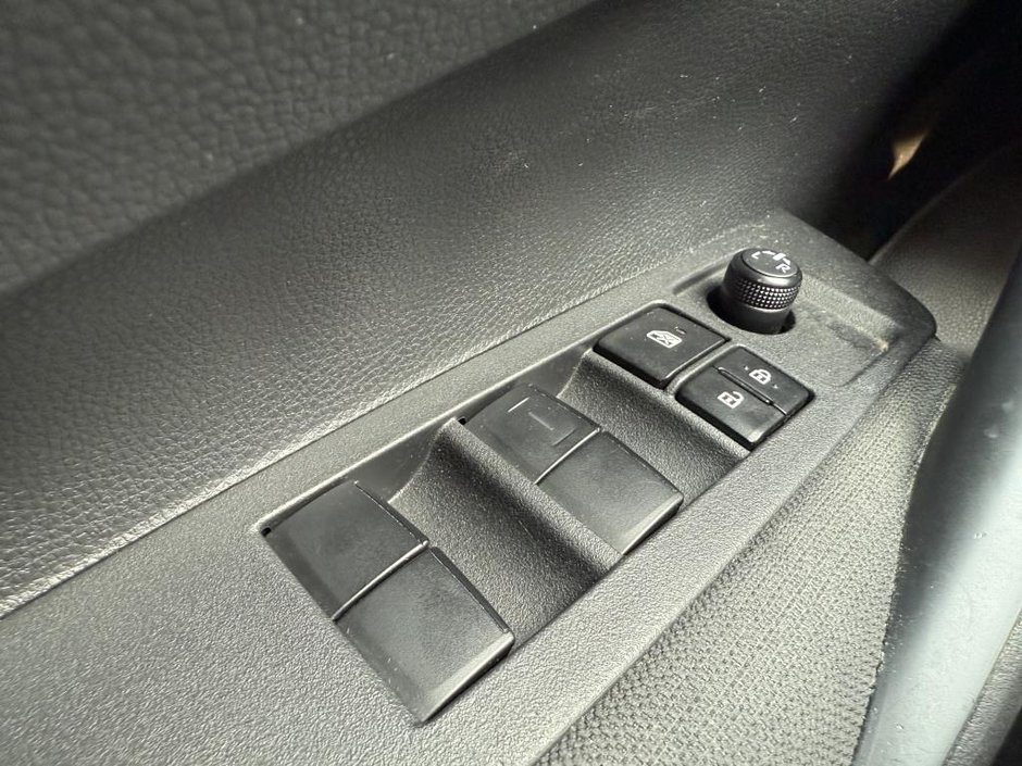 Toyota Corolla LE CVT 2021-21