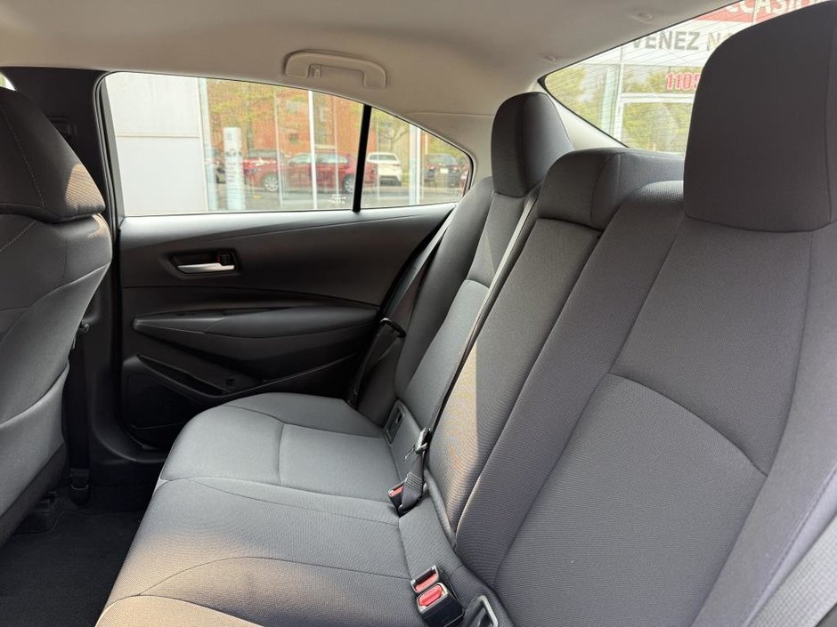 Toyota Corolla LE CVT 2021-31