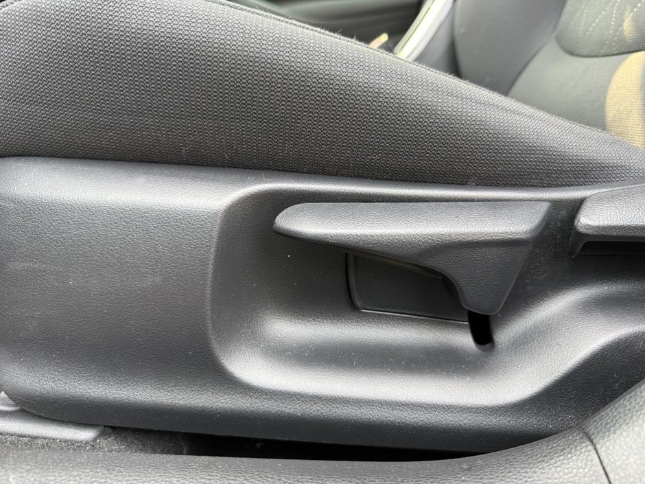 Toyota Corolla LE CVT 2021-11