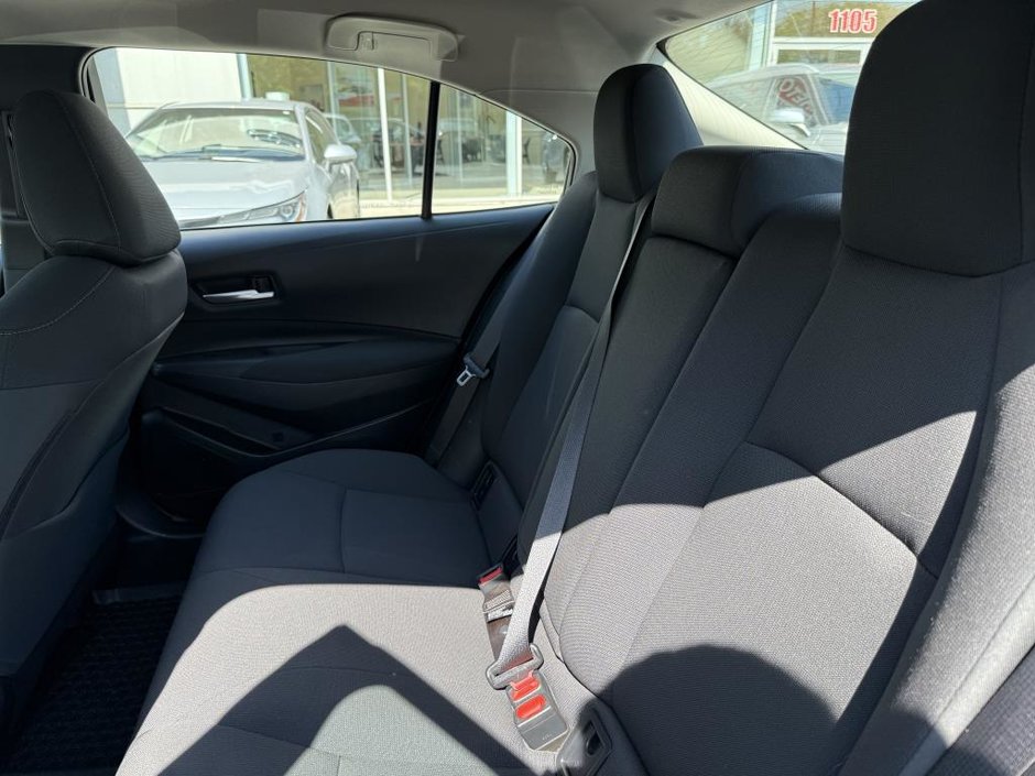 2021 Toyota Corolla LE-31