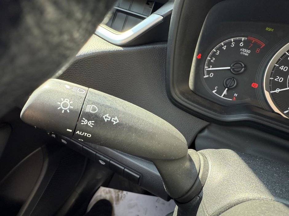 2021 Toyota Corolla LE-16