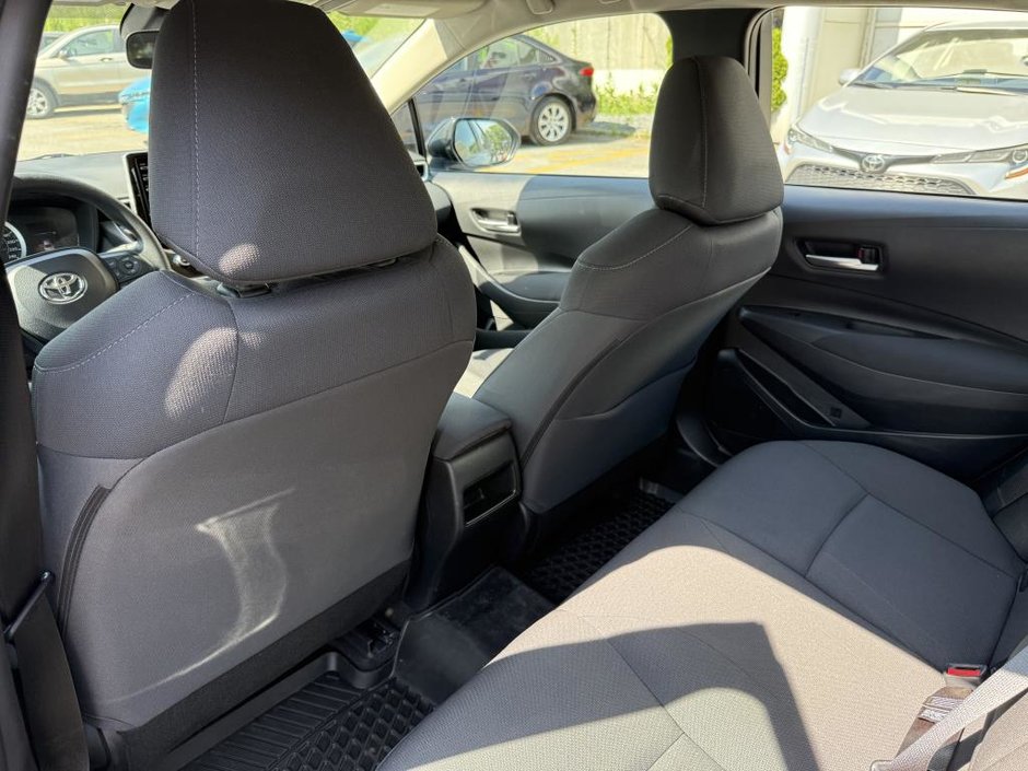 2021 Toyota Corolla LE-32