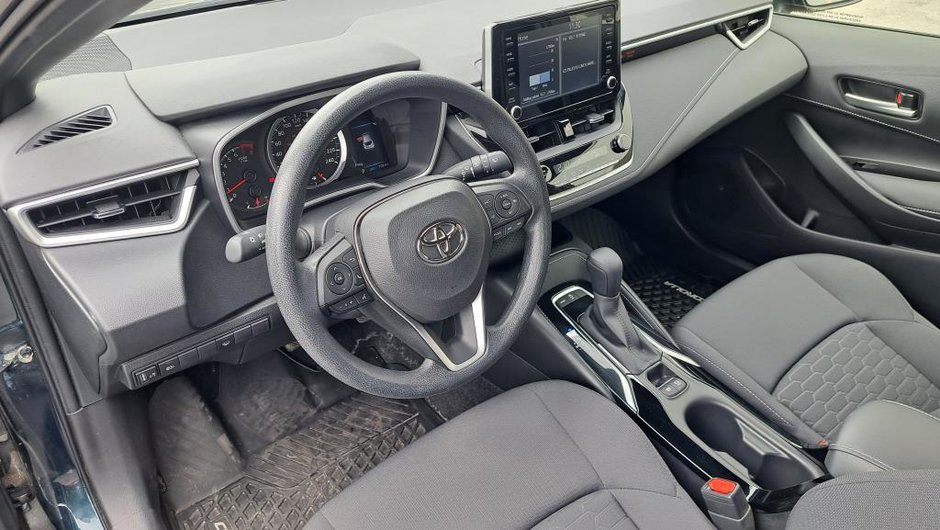 Toyota Corolla Hatchback SE 2022-9