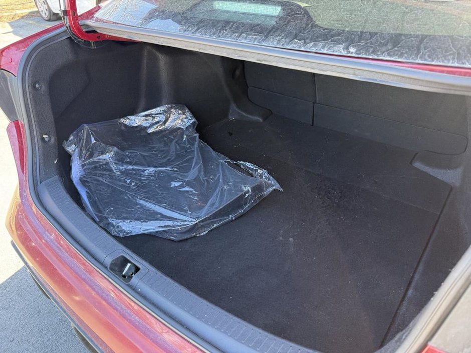 Toyota Corolla SE Upgrade * TOIT OUVRANT + BAS KM + CERTIFIÉ 2023-33
