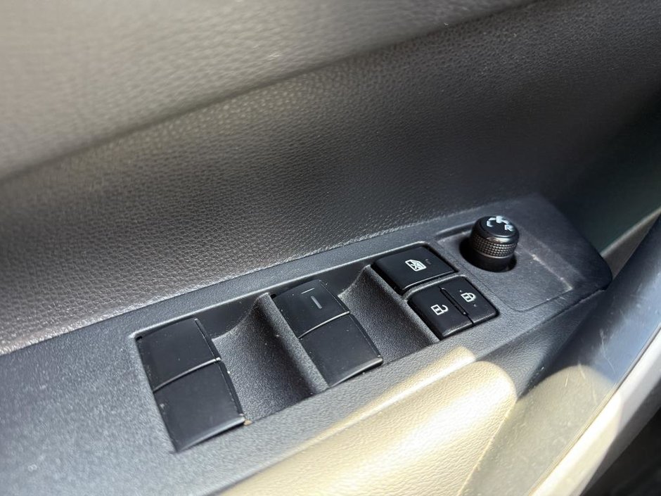 Toyota Corolla SE Upgrade * TOIT OUVRANT + BAS KM + CERTIFIÉ 2023-25