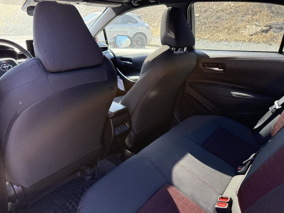 Toyota Corolla SE Upgrade * TOIT OUVRANT + BAS KM + CERTIFIÉ 2023-28
