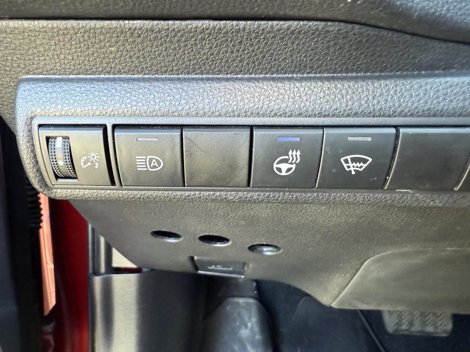 Toyota Corolla SE Upgrade * TOIT OUVRANT + BAS KM + CERTIFIÉ 2023-24