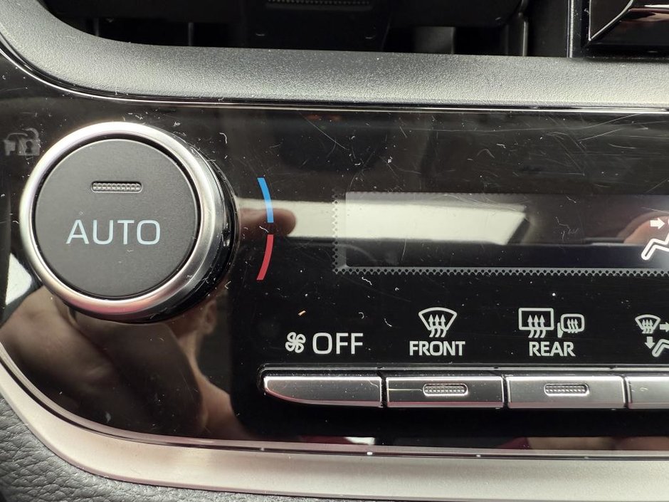 Toyota Corolla LE Upgrade 2023-25