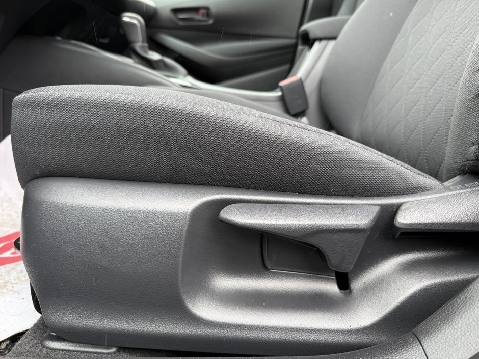 Toyota Corolla LE Upgrade 2023-10