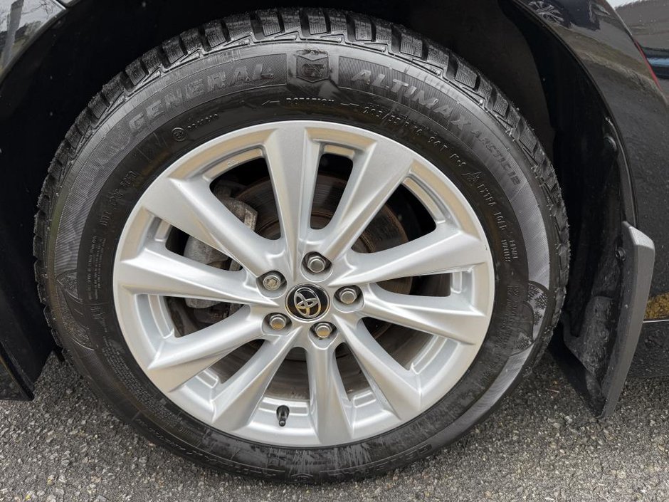Toyota Corolla LE Upgrade 2023-41