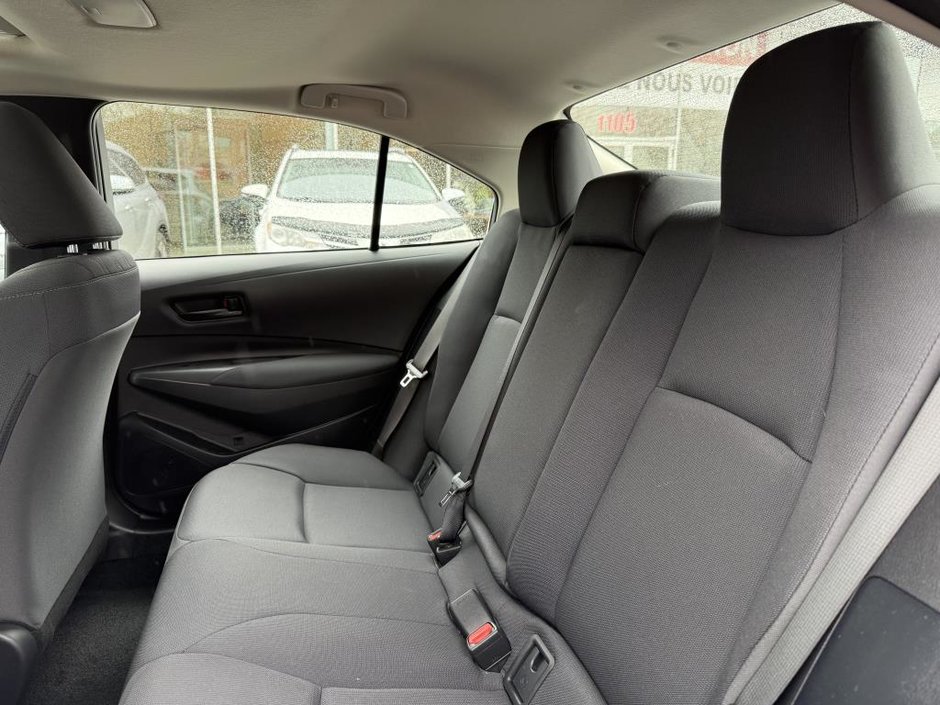 Toyota Corolla LE Upgrade 2023-32