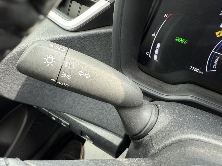 Toyota Corolla HYBRIDE LE AWD 2023-16