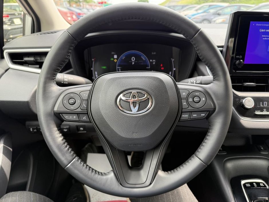 Toyota Corolla HYBRIDE LE AWD 2023-13