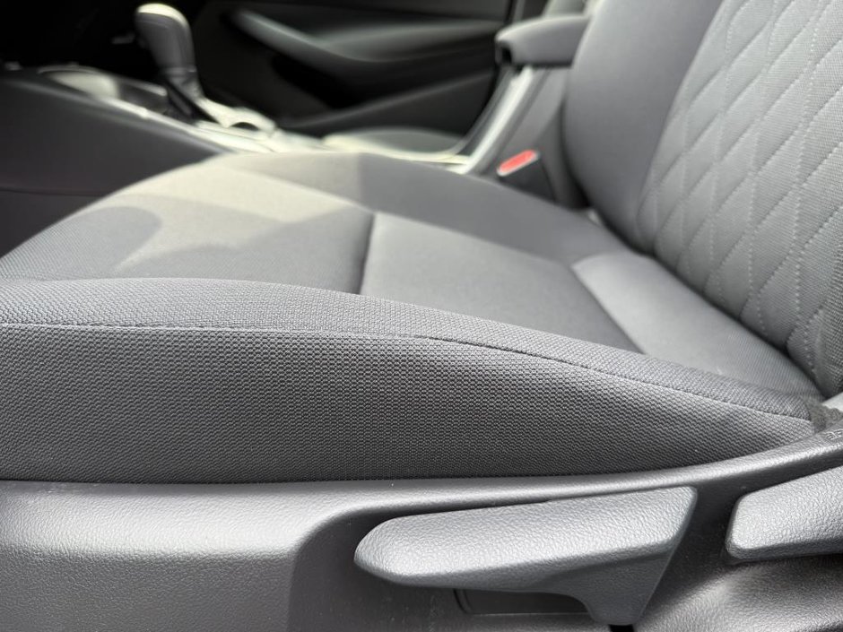 Toyota Corolla HYBRIDE LE AWD 2023-10