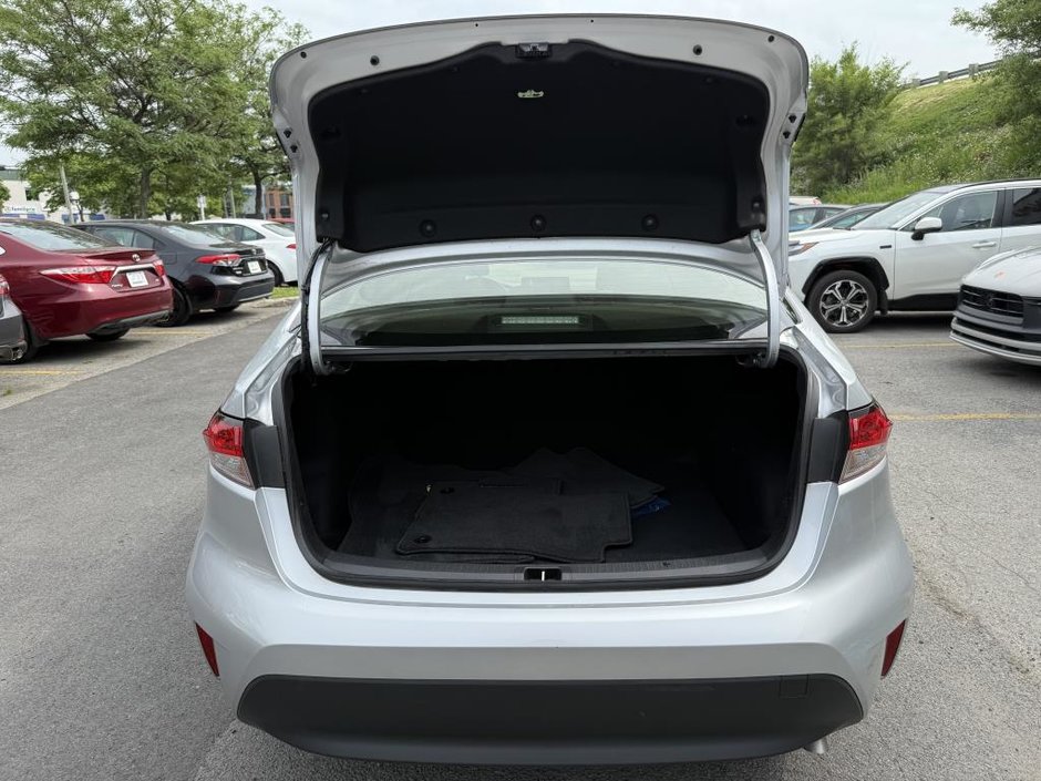 Toyota Corolla HYBRIDE LE AWD 2023-35