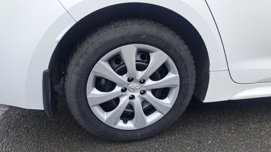 Toyota Corolla LE 2024-35